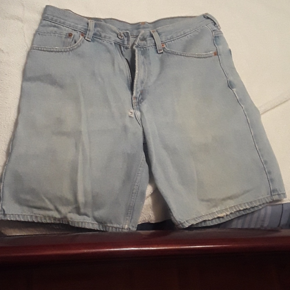 Levi's jeans shorts size waist is 33